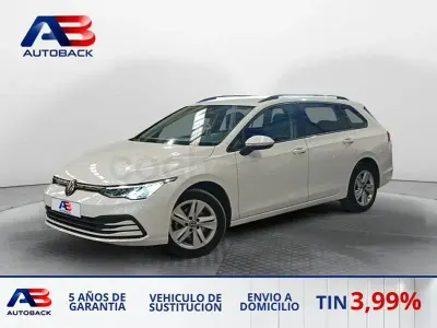 Usado VW Golf VIII Life 110 CV (80 kW) 2021 Blanco Familiar