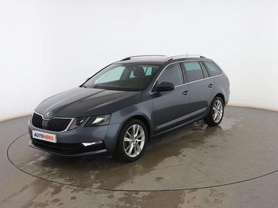 Gris Usado 2020 Skoda Octavia Ambition Familiar | 13.799 € (Precio justo)