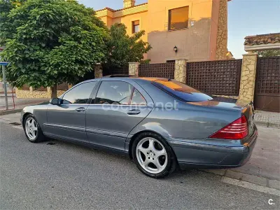 Usado Mercedes S500L 306 CV (225 kW) 2005 Gris / plata Berlina