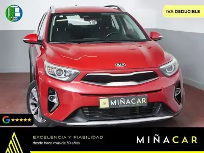 Usado Kia Stonic 101 CV (74 kW) 2021 Rojo SUV