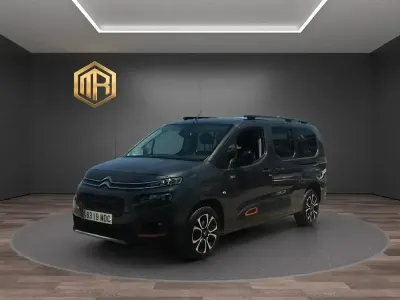 Usado Citroën Berlingo Shine 130 CV (95 kW) 2022 Gris Monovolumen