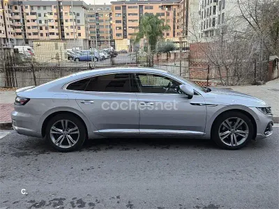 Usado VW Arteon R-line 218 CV (160 kW) 2021 Gris / plata Berlina
