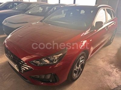 Granate Usado 2021 Hyundai i30 Familiar | 16.300 € (Precio justo)