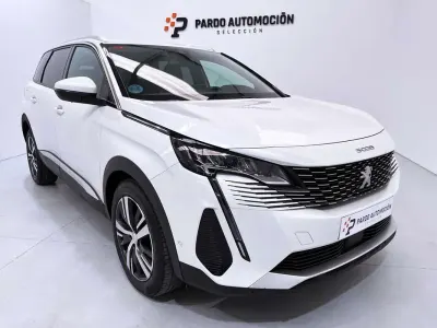 Usado Peugeot 5008 Allure 130 CV (95 kW) 2021 Blanco SUV