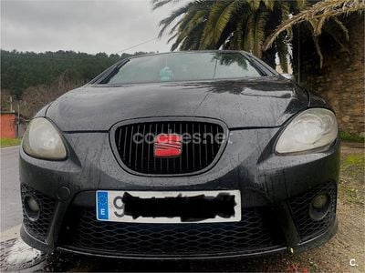 Usado Seat Leon Sport 150 CV (110 kW) 2007 Negro Utilitario