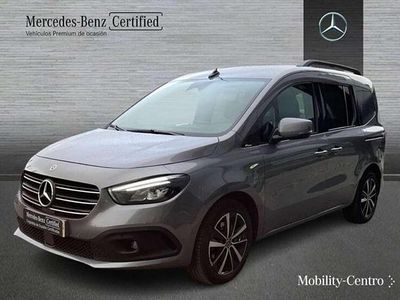Usado Mercedes 180 Progressive 2023 Gris Berlina
