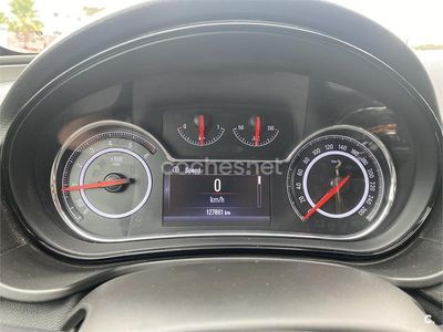 Usado Opel Insignia Selective 136 CV (100 kW) 2017 Gris / plata Familiar