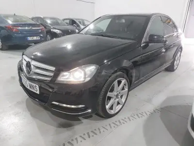 Usado Mercedes C350 Avantgarde 265 CV (194 kW) 2013 Negro Berlina