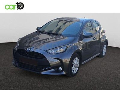 Usado Toyota Yaris Hybrid Business Edition 116 CV (85 kW) 2021 Gris / plata Berlina