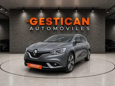 Usado Renault Scénic IV LIMITED 140 CV (102 kW) 2020 Gris / plata Monovolumen