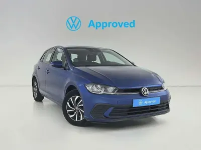 Käytetty VW Polo Life 95 HP (69 kW) 2024 Sininen Viistoperä