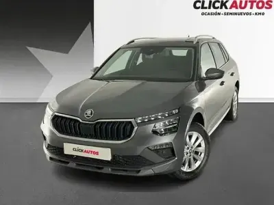 Usado Skoda Kamiq Selection 115 CV (84 kW) 2025 Rojo SUV