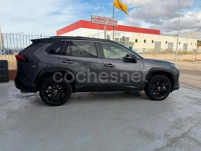Gris / plata Usado 2022 Toyota RAV4 Hybrid Style SUV | 31.975 € (Precio justo)