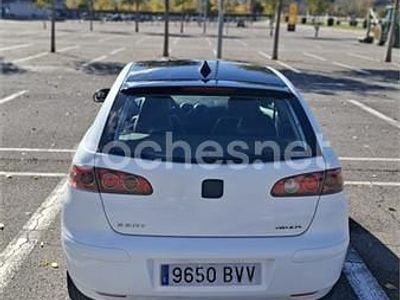 Blanco Usado 2002 Seat Ibiza Sport Berlina | 2500 € (Precio justo)