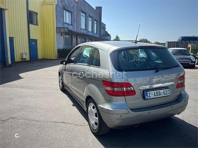 Mercedes B180