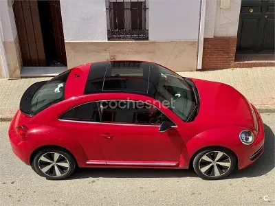 Usado VW Beetle Design 105 CV (77 kW) 2012 Rojo Utilitario
