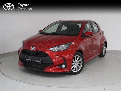 Usado Toyota Yaris Hybrid Active 116 CV (85 kW) 2024 Rojo Berlina
