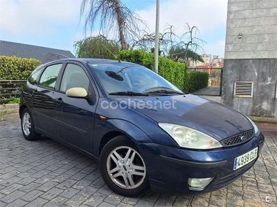 Usado Ford Focus Trend 115 CV (84 kW) 2003 Azul Berlina