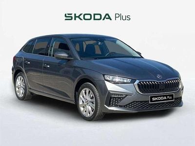 Gris Usado 2025 Skoda Scala Selection Utilitario | 24.600 € (Un poco caro)