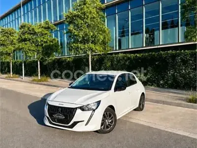 Usado Peugeot 208 Allure 100 CV (73 kW) 2022 Blanco Utilitario