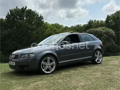 Usado Audi A3 Ambition 140 CV (102 kW) 2005 Gris / plata Utilitario