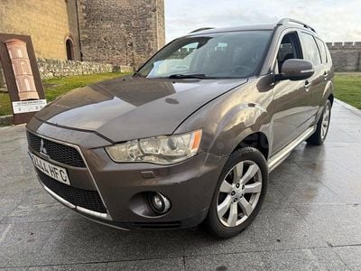 Usado Mitsubishi Outlander Motion 177 CV (130 kW) 2011 Gris / plata SUV