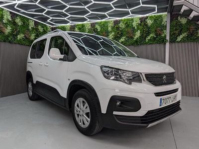 Usado Peugeot Rifter Active 100 CV (73 kW) 2021 Blanco Monovolumen