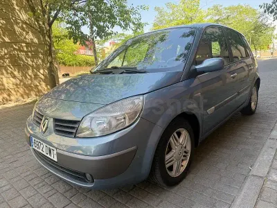 Usado Renault Scénic II Dynamique 105 CV (77 kW) 2005 Azul Monovolumen