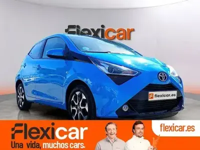 Usado Toyota Aygo X-cite 72 CV (52 kW) 2020 Azul Utilitario