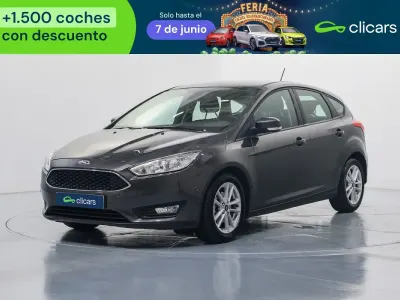 Usado Ford Focus Trend+ 125 CV (91 kW) 2018 Gris Berlina
