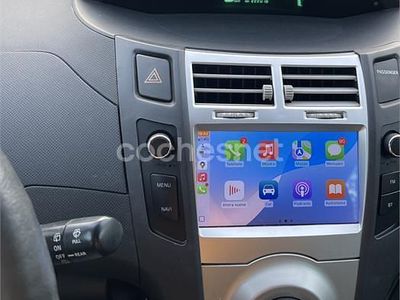 Gris / plata Usado 2006 Toyota Yaris Berlina | 4500 € (Un poco caro)