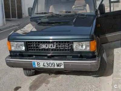 Usado Isuzu Trooper 106 CV (77 kW) 1991 Negro SUV
