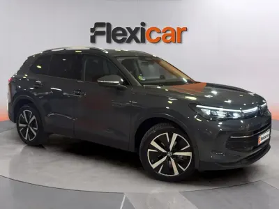 Käytetty VW Tiguan 150 HP (110 kW) 2024 Harmaa Katumaasturi