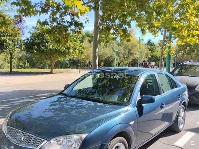 Usado Ford Mondeo Futura 130 CV (95 kW) 2005 Verde Berlina