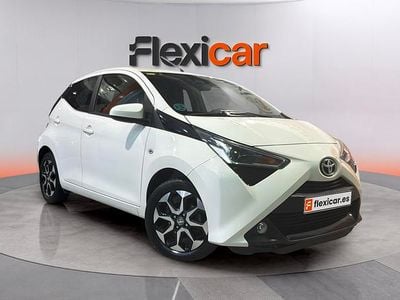 Usado Toyota Aygo X-play 72 CV (52 kW) 2018 Blanco Utilitario