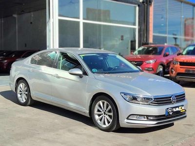 Plateado Usado 2018 VW Passat Familiar | 15.500 € (Un poco caro)