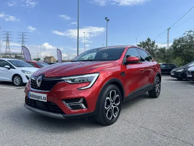 Begagnad Renault Arkana Zen 140 HK (102 kW) 2022 Röd SUV