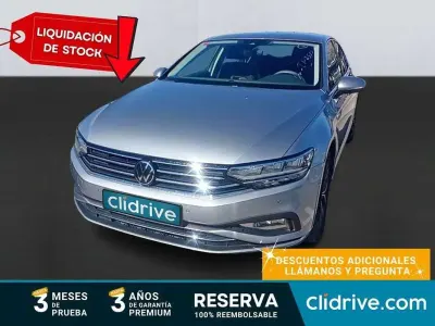 Usado VW Passat Executive 122 CV (89 kW) 2020 Familiar