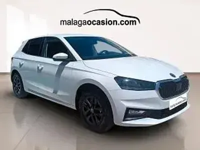 Usado Skoda Fabia Selection 95 CV (69 kW) 2025 Blanco Utilitario