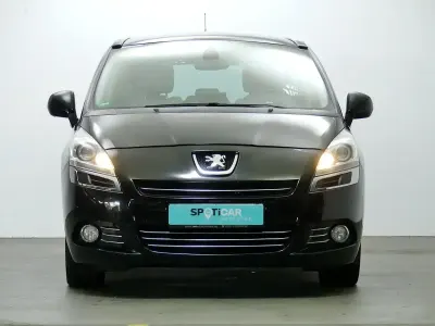 Usado Peugeot 5008 112 HP (82 kW) 2010 Preto Monovolume