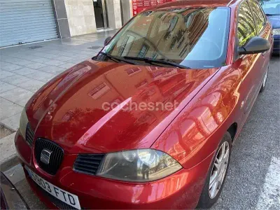 Używany Seat Ibiza Reference 85 KM (62 kW) 2007 Czerwony Hatchback