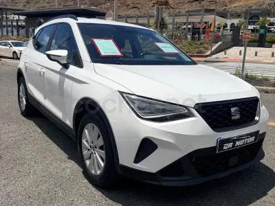 Usado Seat Arona Style 110 CV (80 kW) 2022 Blanco SUV