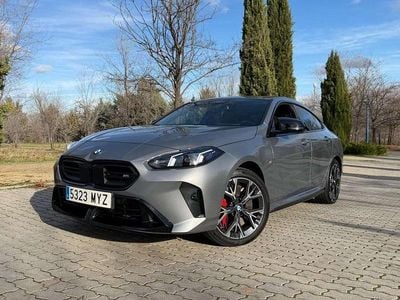 Gris / plata Usado 2025 BMW M235 Comfort Edition Coupe | 51.990 €