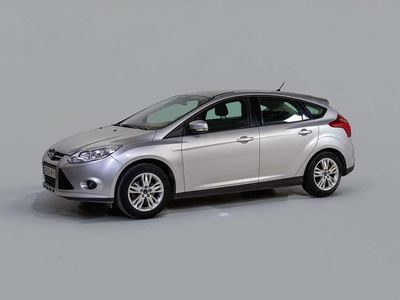 Usado Ford Focus Trend 105 CV (77 kW) 2011 Plateado Utilitario