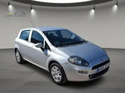 Usado Fiat Punto Pop 69 CV (50 kW) 2016 Gris / plata Utilitario