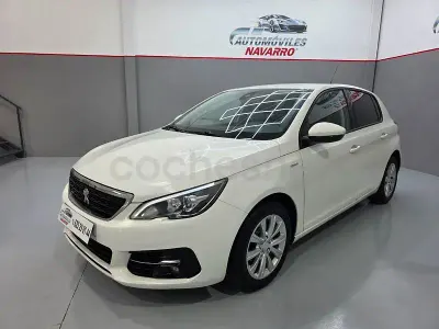 Usado Peugeot 308 Style 100 HP (73 kW) 2018 Branco Sedan