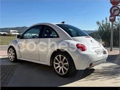 Usado VW New Beetle 90 CV (66 kW) 2000 Blanco Utilitario