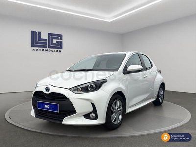 Usado Toyota Yaris Hybrid Active 116 CV (85 kW) 2023 Blanco Berlina