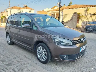 Usado VW Touran Sport 140 CV (102 kW) 2011 Marrón Monovolumen