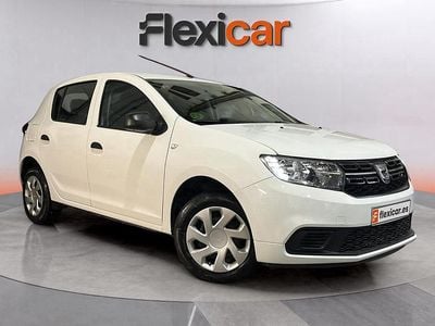 Usado Dacia Sandero Acces 75 CV (55 kW) 2019 Blanco Berlina